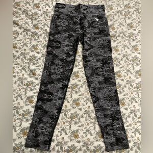 XL Camo-style Black & White Sport Leggings with Women’s Best Logo